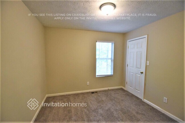 Foto del edificio - 5245 Hillcrest Glenn Dr