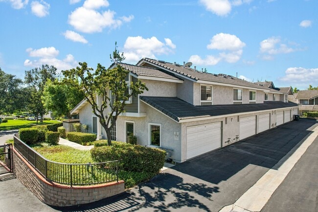 Building Photo - 1101 Golden Springs Dr