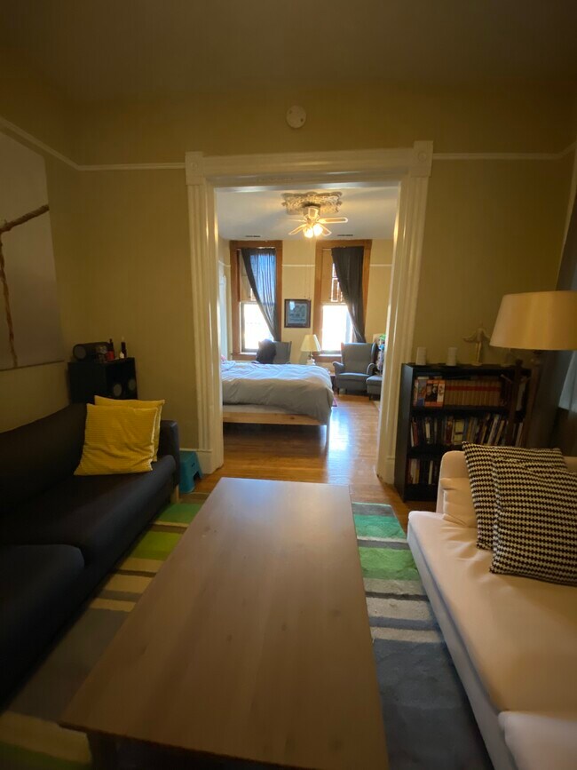 953 W Armitage Ave Unit 2nd Floor, Chicago, IL 60614 Apartments in