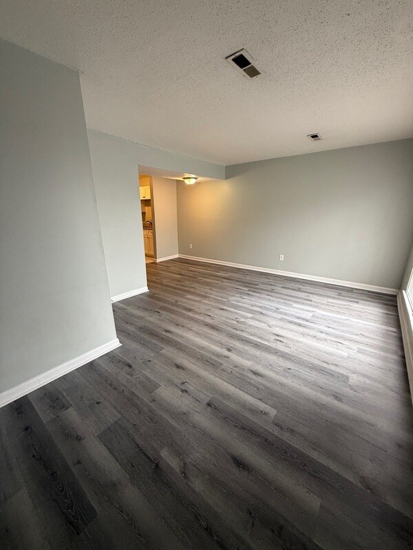 Foto del edificio - 2014 Hobbs Rd SE