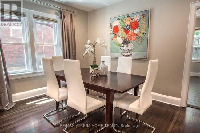 Building Photo - 320 Hillsdale Ave E