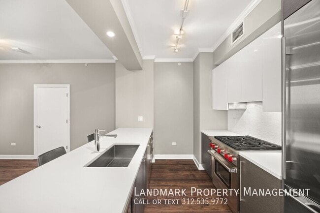 Building Photo - 1201 S Prairie Ave