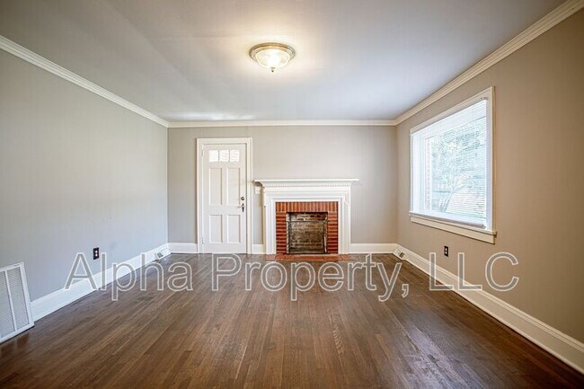 Building Photo - 739 Anderson Dr