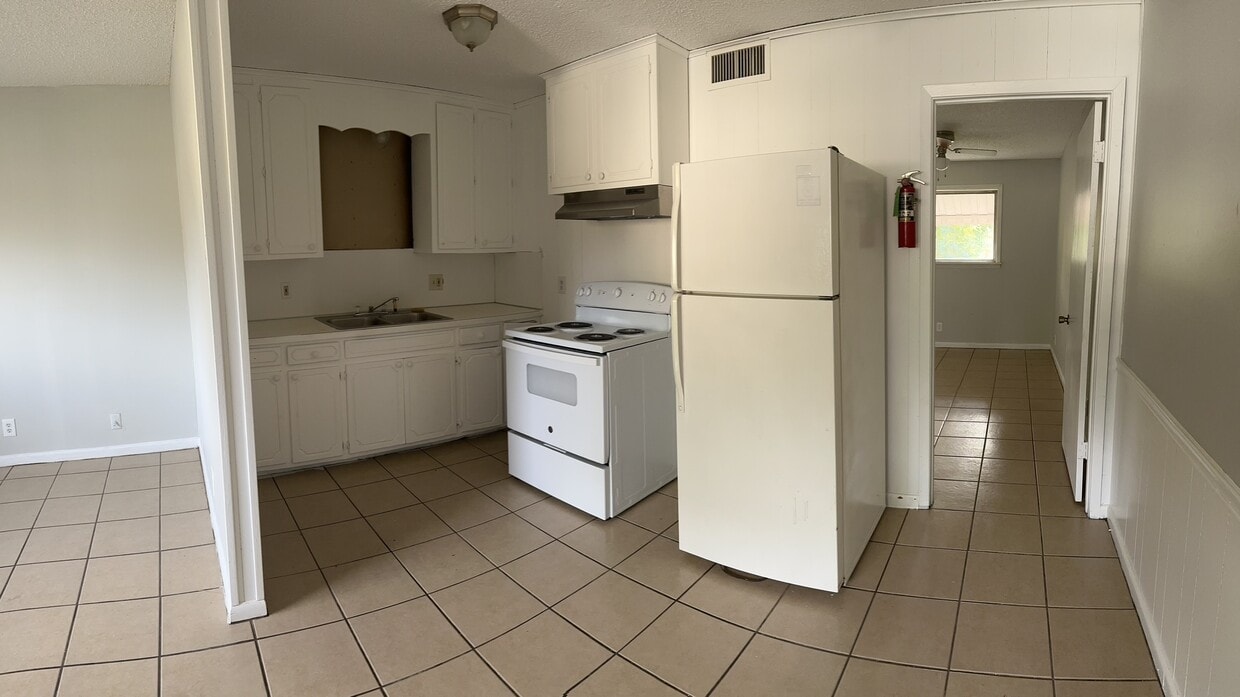 Building Photo - 403 Gulpha Dr
