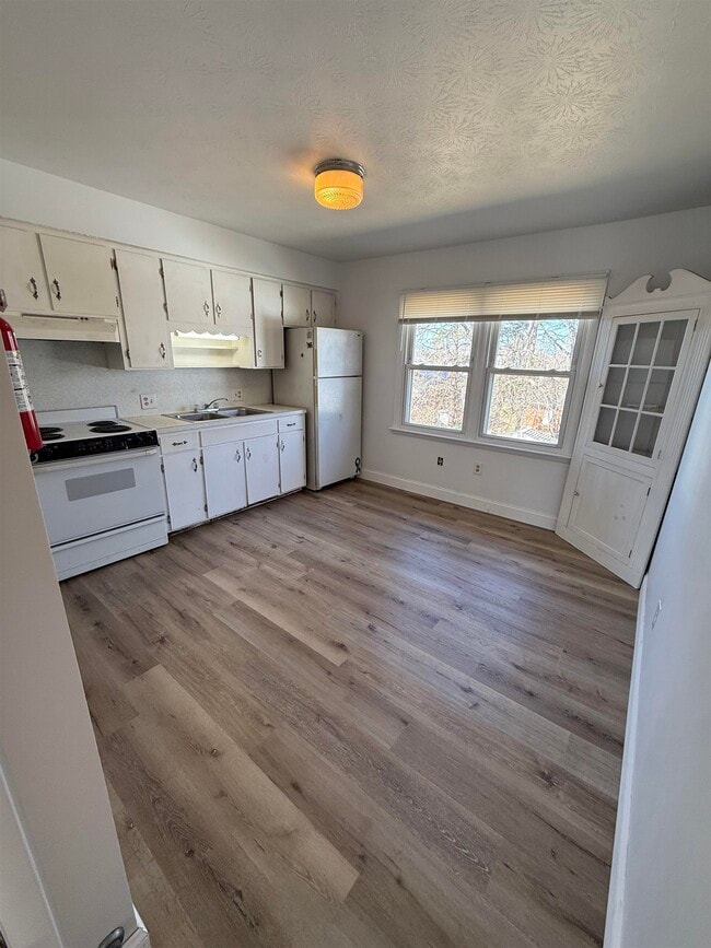 Foto del edificio - 1045 Moore St