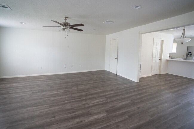 Foto del edificio - 3914 Ripplebrook Dr