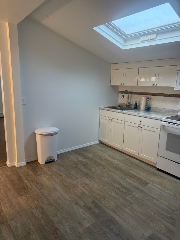 Building Photo - 18 Linden Pl