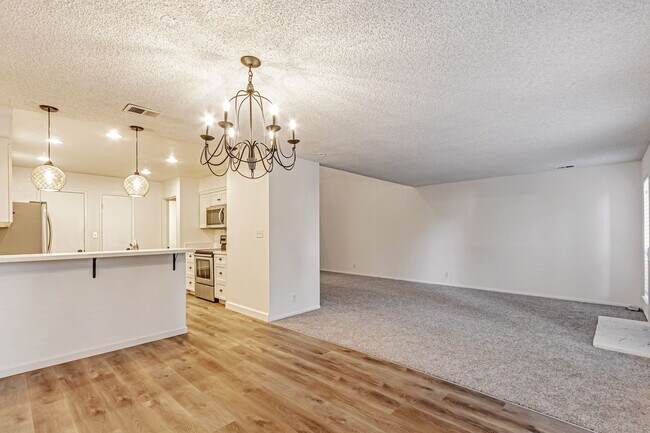 Building Photo - Elegant 3-Bedroom Home with Modern Upgrade...