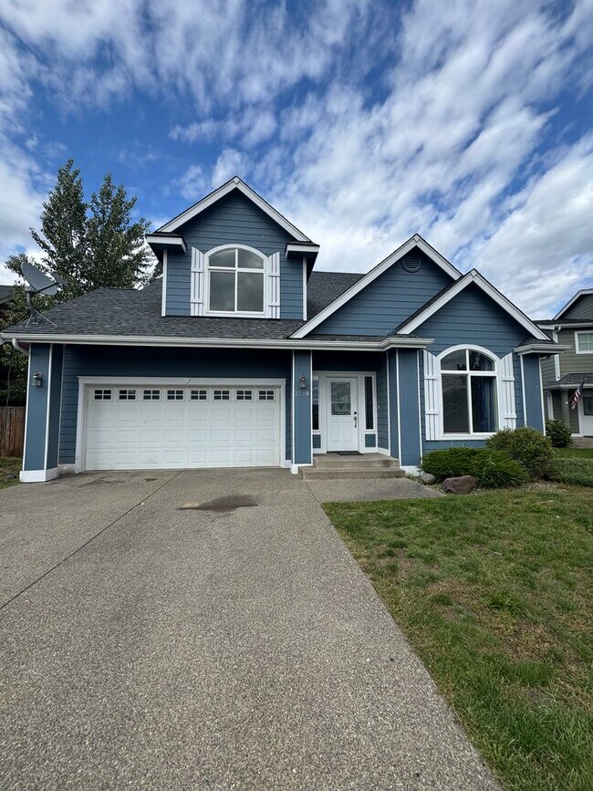 Building Photo - Large 4 Bed Rental in Established Neighbor...