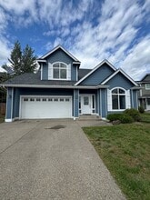 Building Photo - 2210 Clearview Dr