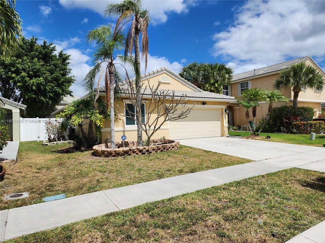 Primary Photo - 9871 Red Heart Ln