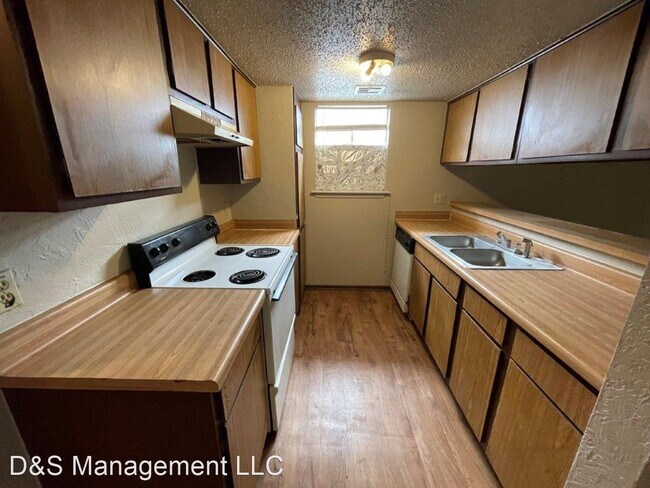 Building Photo - 2 br, 1.5 bath House - 8219 S. Klein Ave