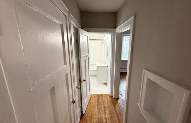 Building Photo - 415-419-423 Probasco Street