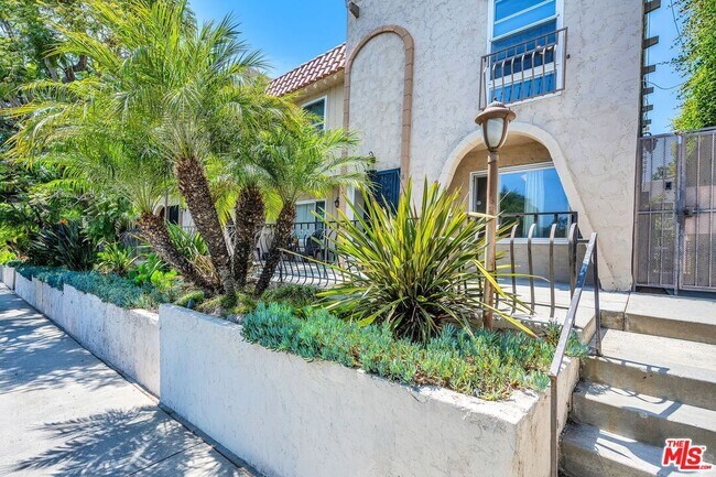 Foto del edificio - 8025 Redlands St