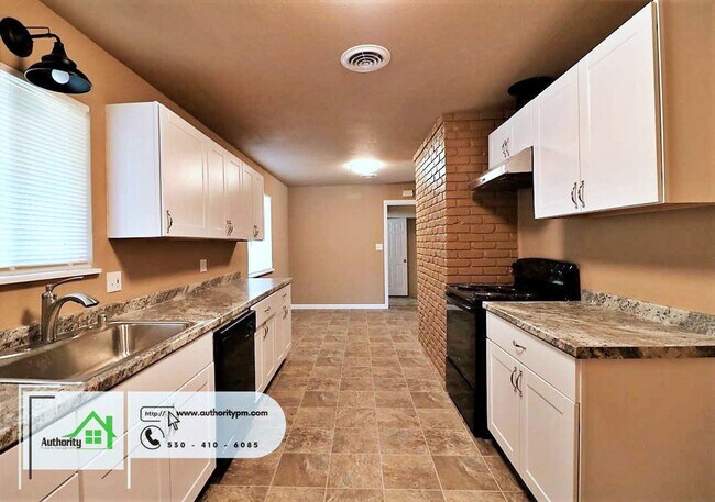 Building Photo - 6738 E Waverly Ave