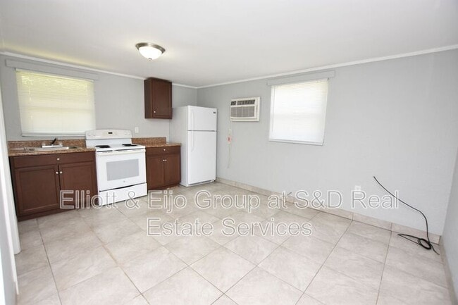Building Photo - 1321 Mann Rd