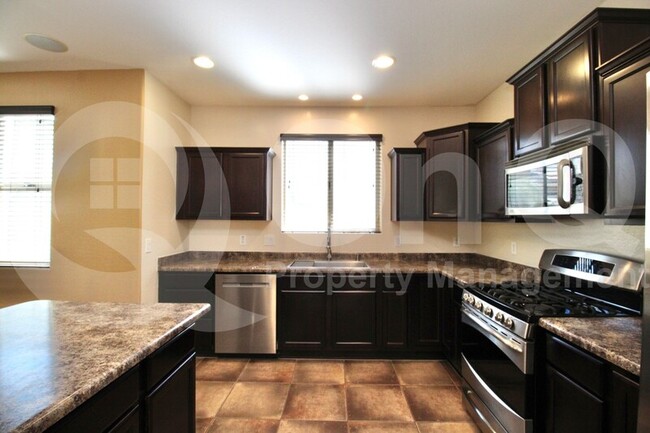 Building Photo - 3217 E Virgil Dr
