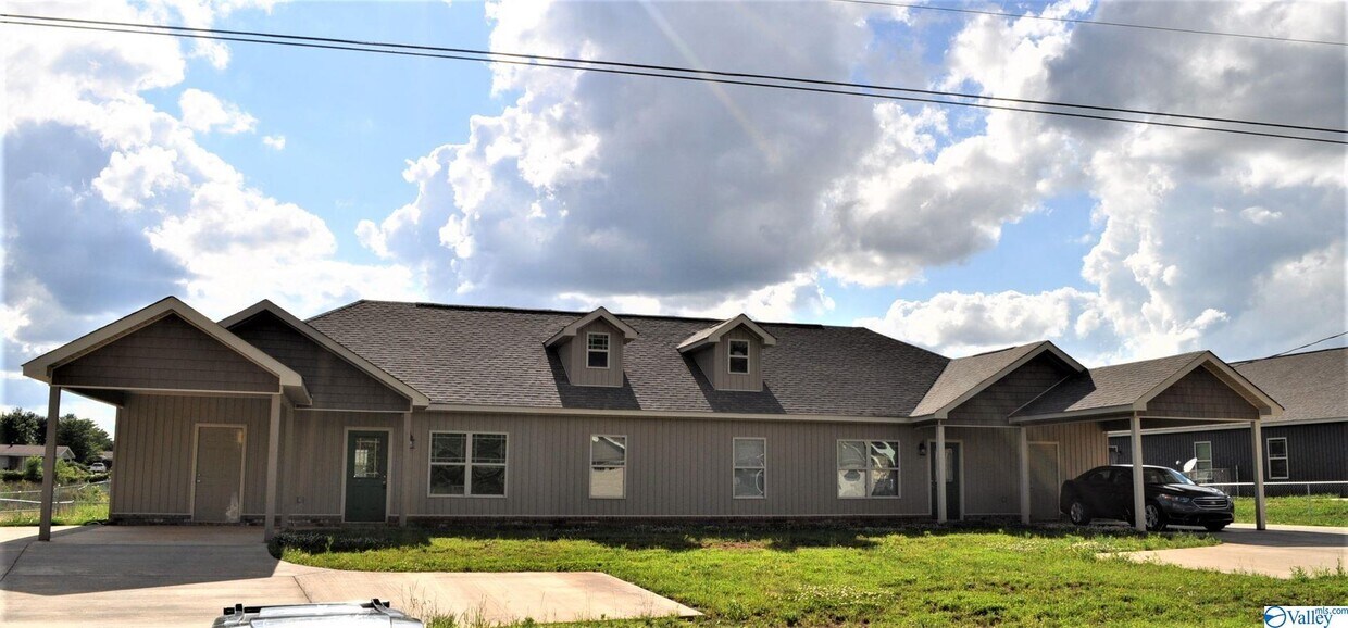 216 Fern Bank Dr, Hazel Green, AL 35750 Townhome Rentals in Hazel
