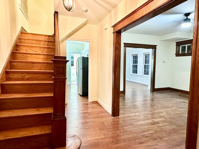 Foto del edificio - Detached 4 bed 3 bath. Pets Welcome!