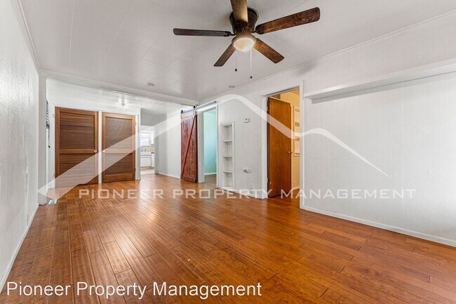 Building Photo - 2 br, 1 bath House - 2515 Ames St