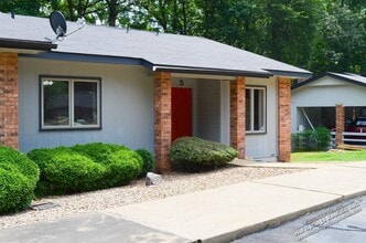 Building Photo - 5 Cortez Ln