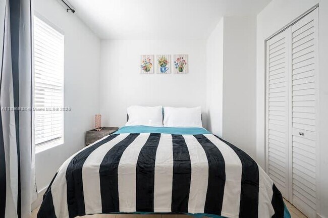 Foto del edificio - 8028 NW 5th Ct