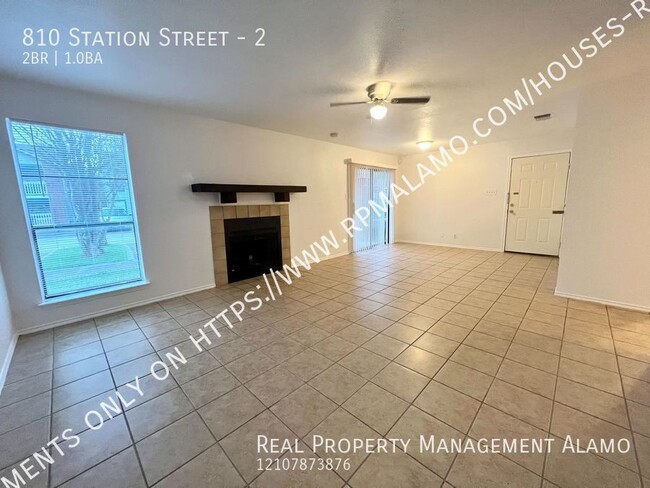 Building Photo - AVAILABLE 2 Bedroom 1 Bath Home located in...