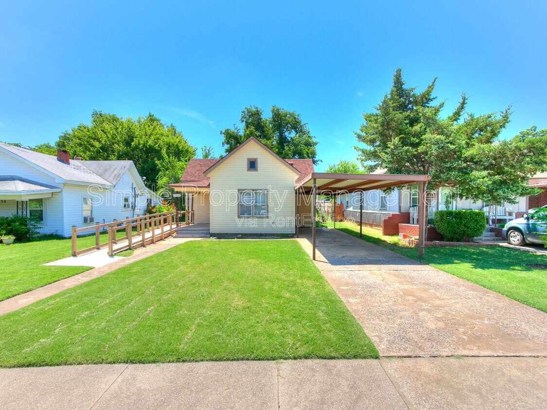 Foto principal - 532 SW 27th St