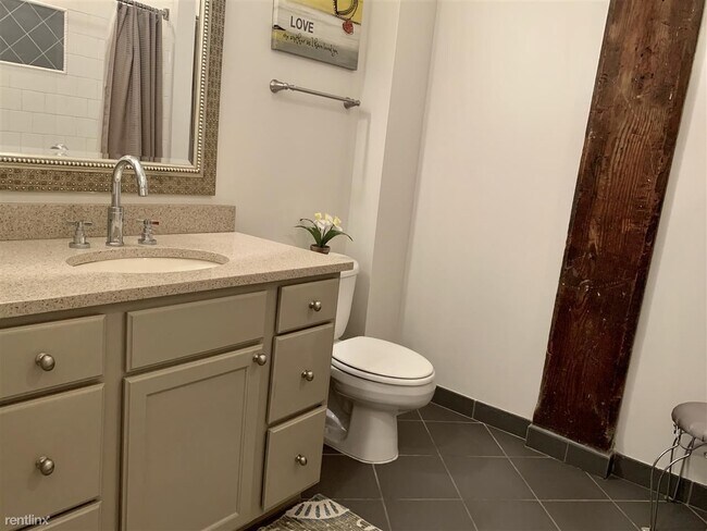 Foto del edificio - 1 br, 1 bath Condo - 505 Tennessee St Apt 404
