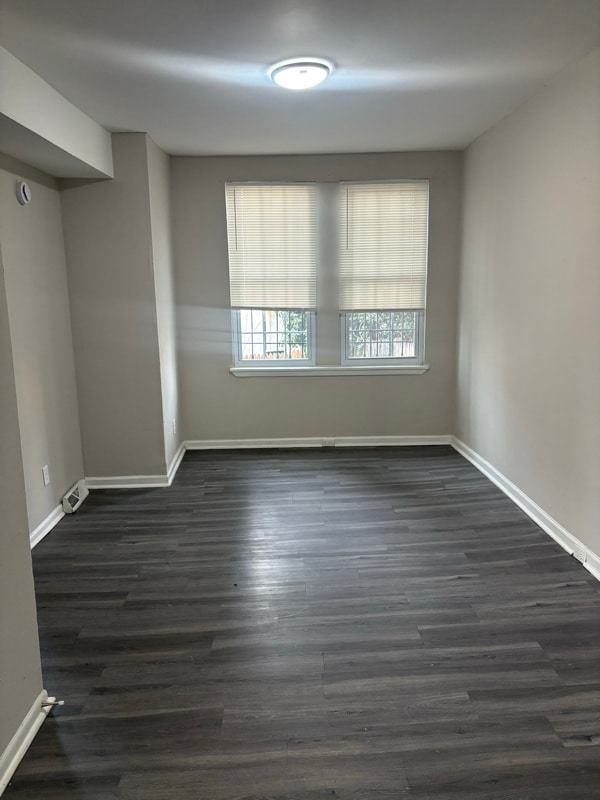 Foto del edificio - 2416 W Franklin St