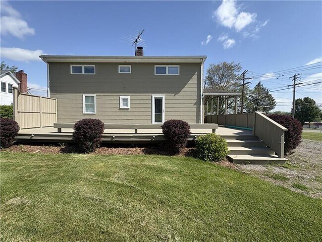 Building Photo - 122 Browns Hill Rd