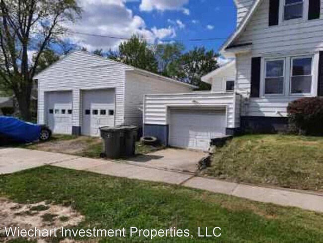 Building Photo - 3 br, 1 bath House - 405 N Kenilworth