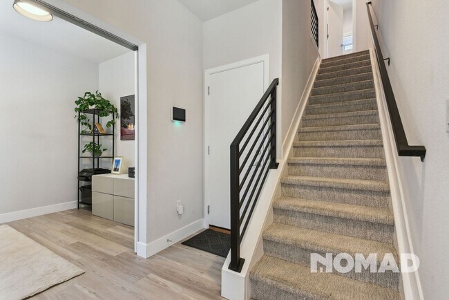 Foto del edificio - Modern 2 Bed + Office, 2.5 Bath Townhome |...