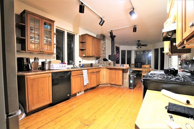 53 Lawn St - 4