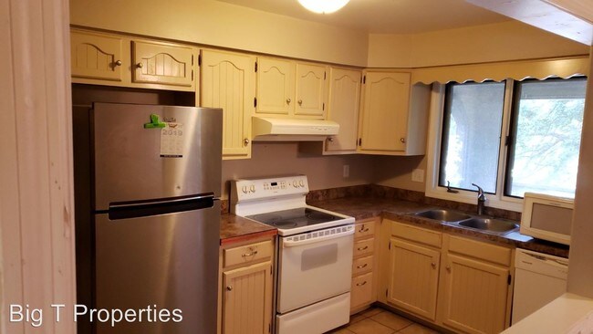 Building Photo - 3 br, 2.5 bath House - 4930 Blossom Ln