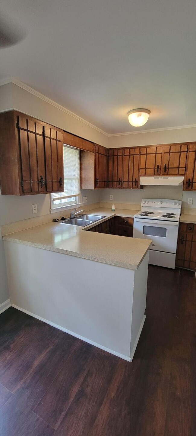 Building Photo - 8719 Idlewild Rd