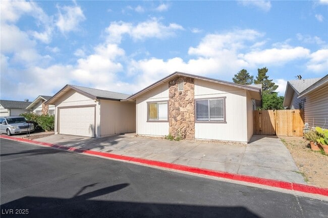 Building Photo - 4739 Buena Vista Way