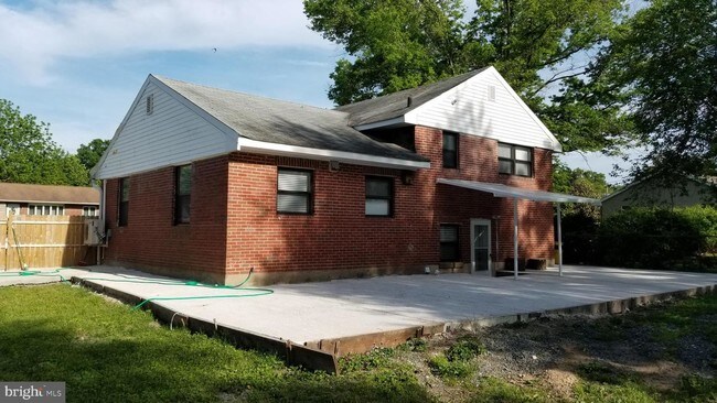 Building Photo - 113 Lehigh Ave