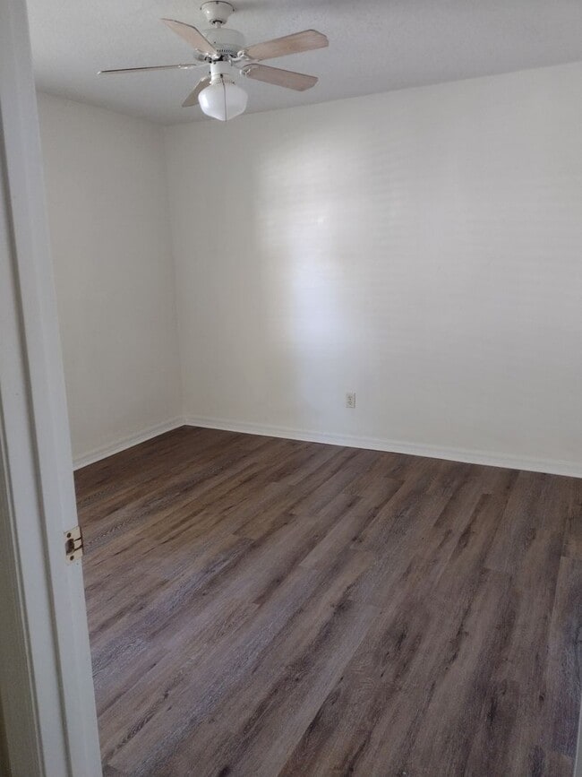 Building Photo - Charming 3BR/2BA Home in Countryside Estat...