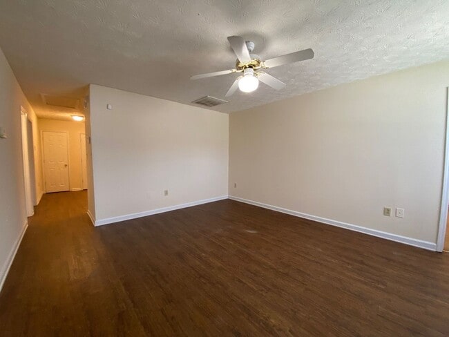 Building Photo - PRE-LEASING FOR AUGUST 2026!