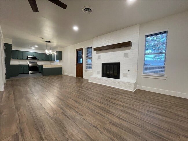 Foto del edificio - 4003 Holt Ave