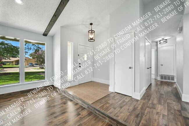 Building Photo - 1106 Paluxy Ct