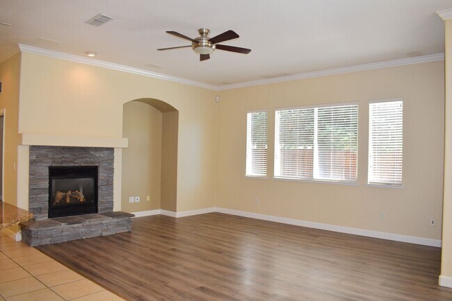 Foto del edificio - Resident Benefit Package Property