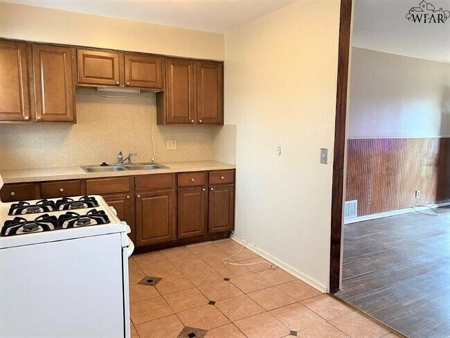 Building Photo - 1709 Las Vegas Trail