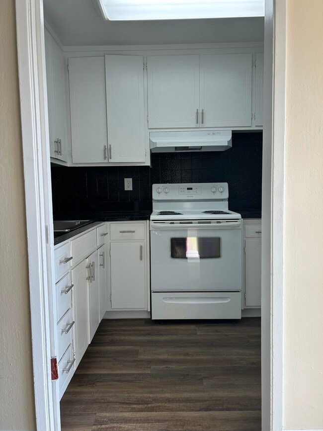 Building Photo - Fremont Pines Apartments