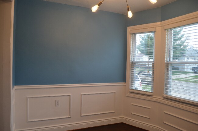 Building Photo - 154 Academy St