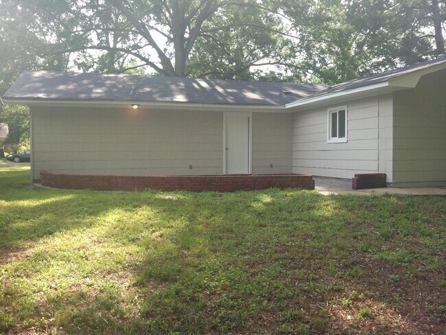 Building Photo - 571 Heatherwood Dr