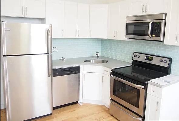 Building Photo - 72-14 69th Pl
