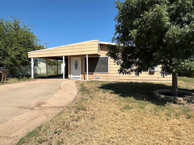 Building Photo - 2110 Glenwood Dr