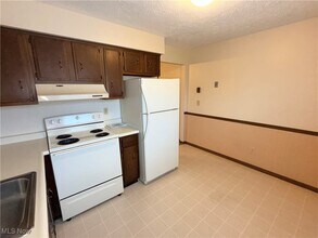 Building Photo - 46 Carter Cir